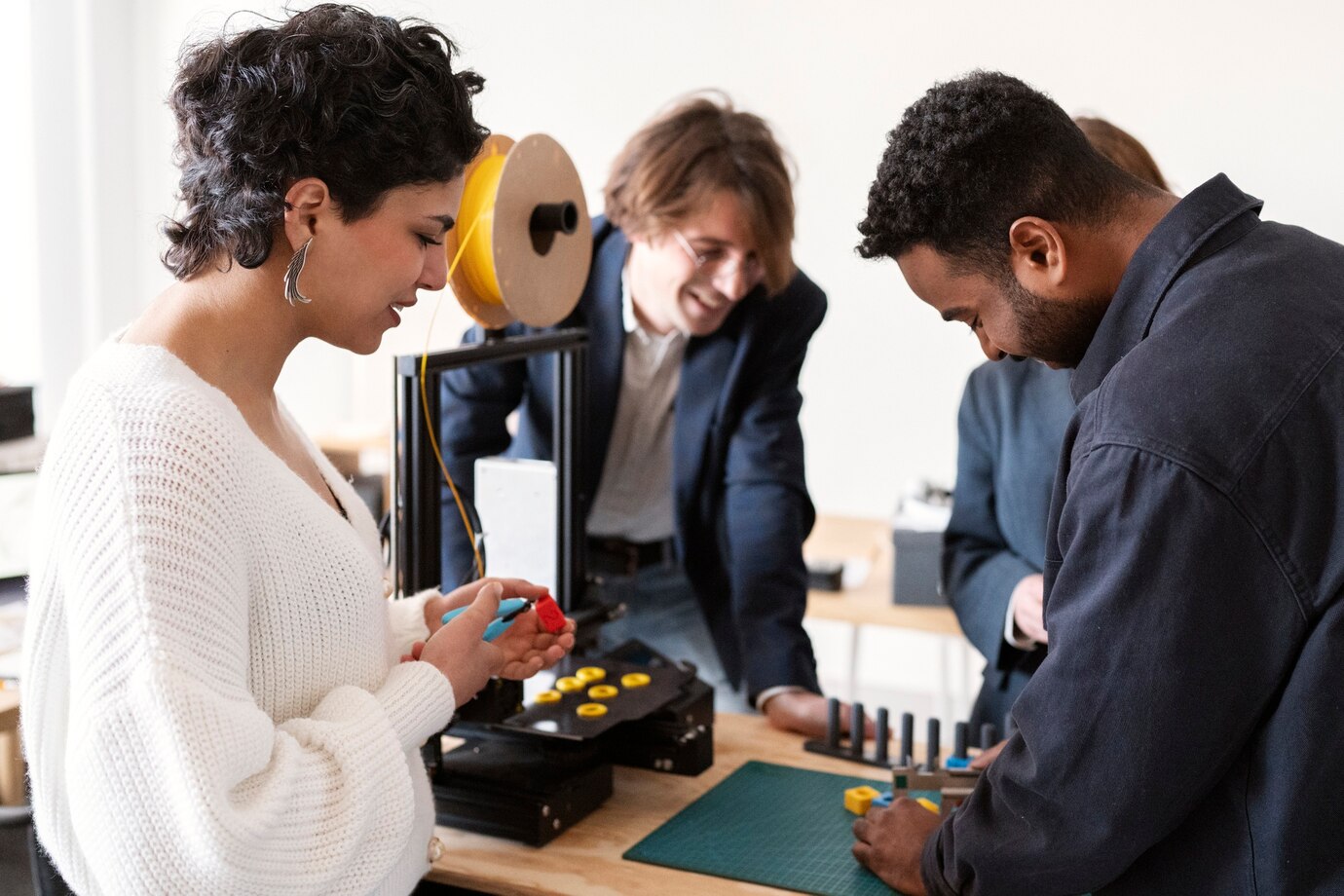 How Creative Arts Inspire Customer Engagement and Loyalty in the Digital Era